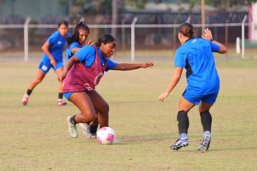 Selecta femenina sub-17 busca pase al Mundial ante EE.UU. en medio de la polémica de Eric Acuña