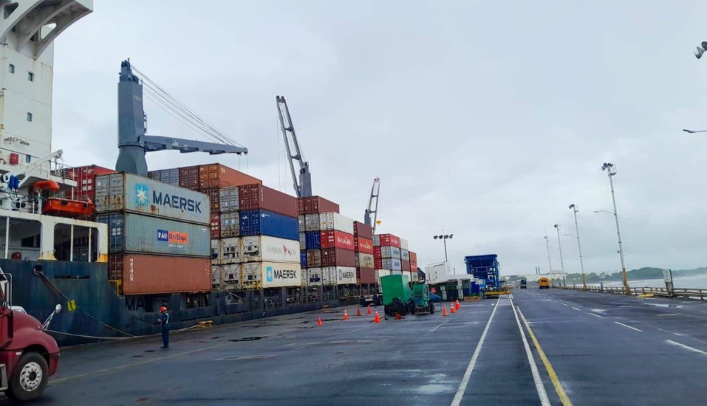Impacto directo de los aranceles de EE.UU. será en el sector textil de El Salvador, prevé economista