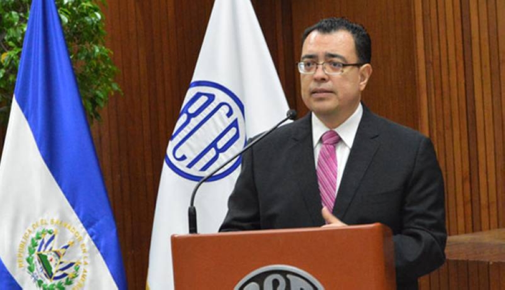 Óscar Cabrera, expresidente del BCR, ve «contradictorio» el arancel del 10 % de EE.UU. a El Salvador