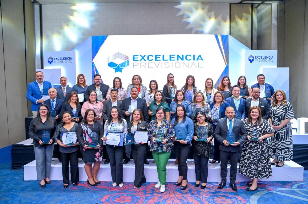 Crecer celebra 21 años de excelencia previsional y anuncia la creación del galardón «Estrellas Empresariales»