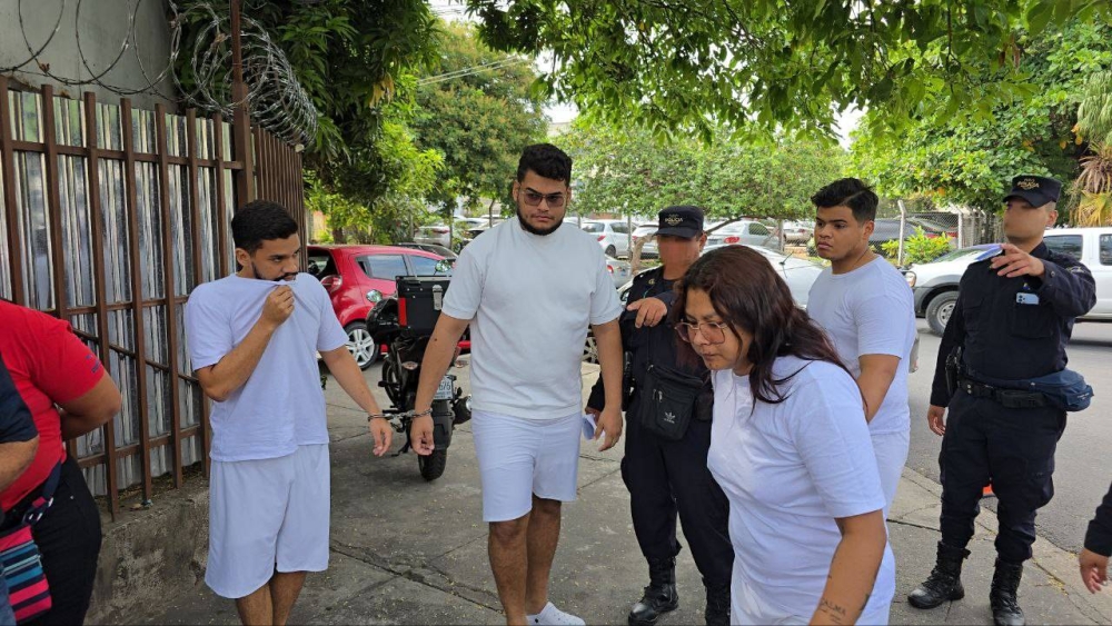 Extranjeros vinculados a caso Venicars seguirán detenidos