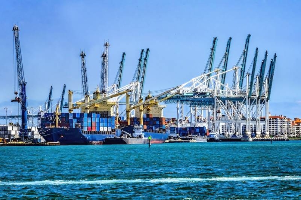 Más de 50 países han hablado con EE.UU. para negociar los aranceles, según asesor de Trump