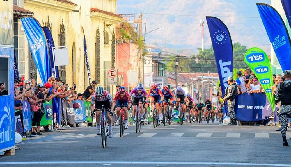 Culmina la etapa 4 del Tour El Salvador 2025 en Santa Ana