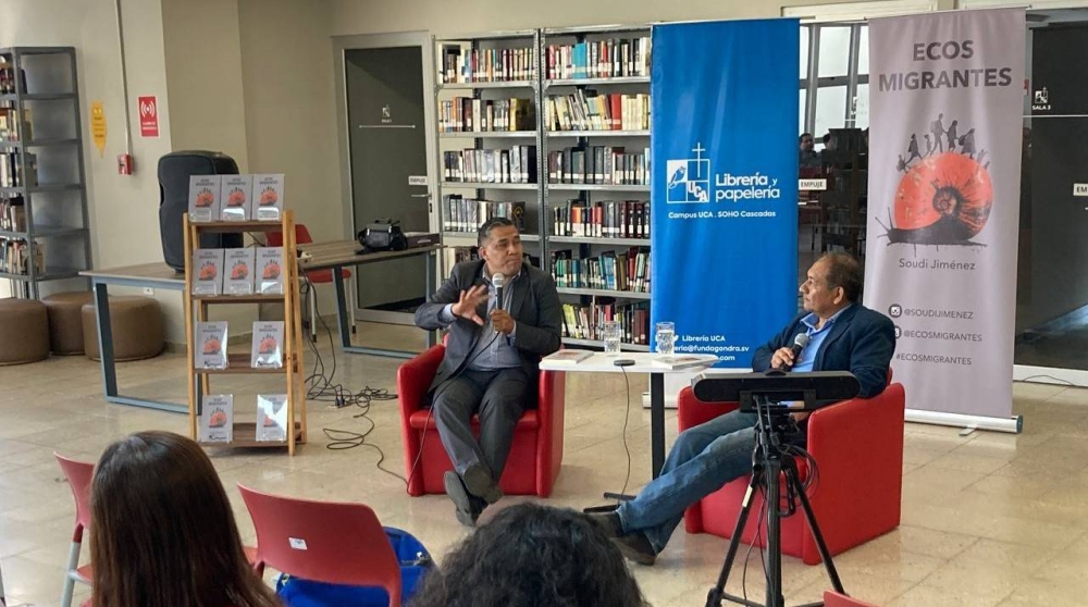 Soudi Jiménez, periodista salvadoreño radicado en EE.UU. presentó su libro «Ecos migrantes»