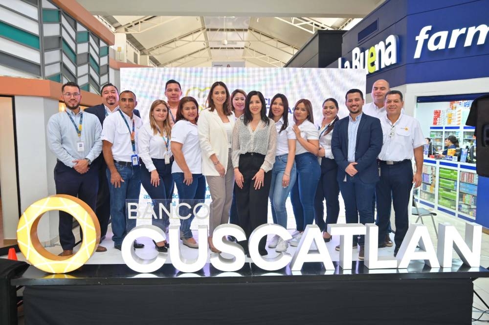 Banco CUSCATLAN lanza seguro «Protección sin Fronteras» para salvadoreños con familiares en el extranjero