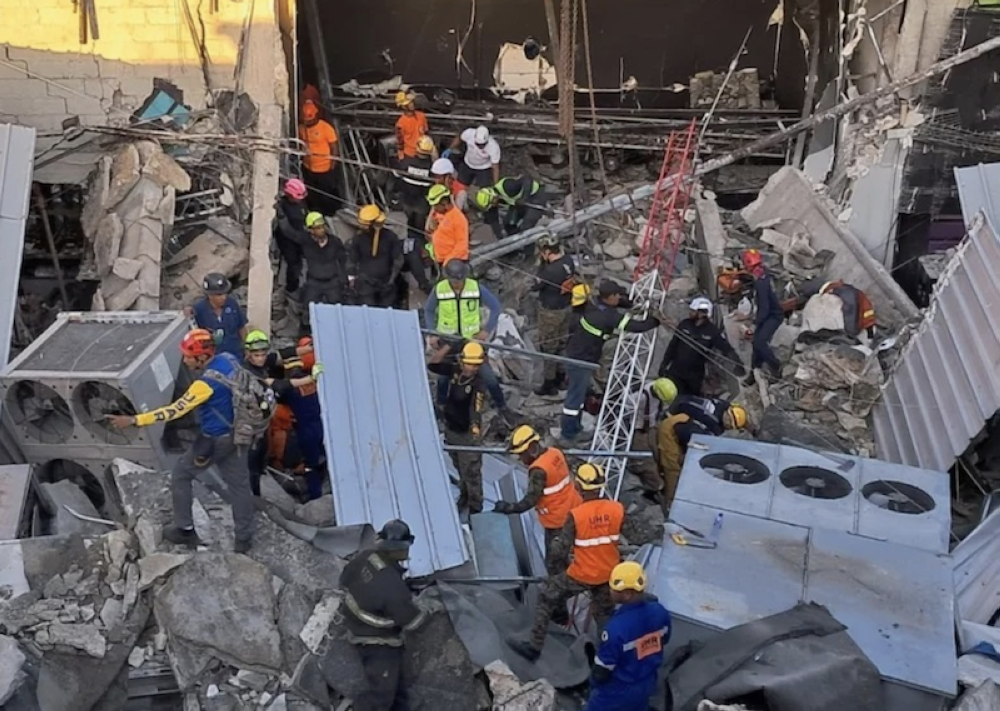 Al menos 15 fallecidos al desplomarse el techo de una discoteca en Santo Domingo