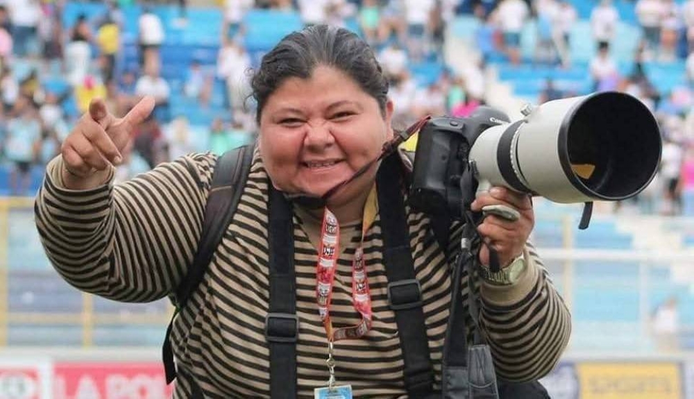 Kika, la fotoperiodista salvadoreña y su testimonio de valentía contra el cáncer