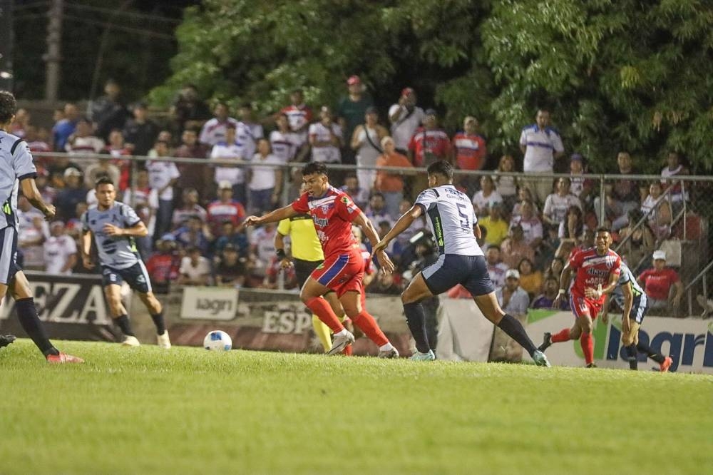 Firpo y Alianza reparten puntos tras empatar 0-0 en el clásico joven