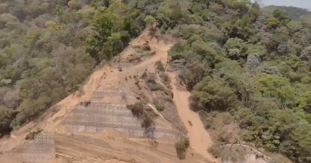 Ministro justifica desprendimientos de tierra en Los Chorros: “Hemos estado con palas arriba removiendo tierra”