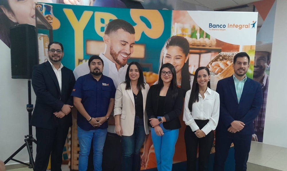 Banco Integral lanza «Remesas de amor para mamá» y premia la lealtad de sus clientes