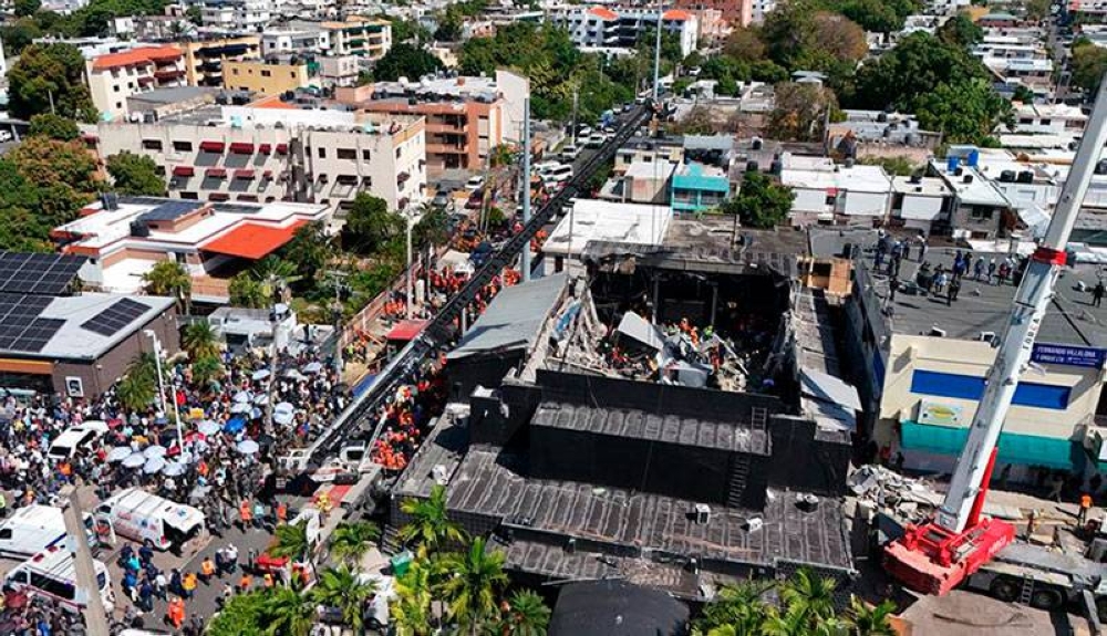 Familiares esperan en Santo Domingo la entrega de cuerpos entre el dolor y la indignación