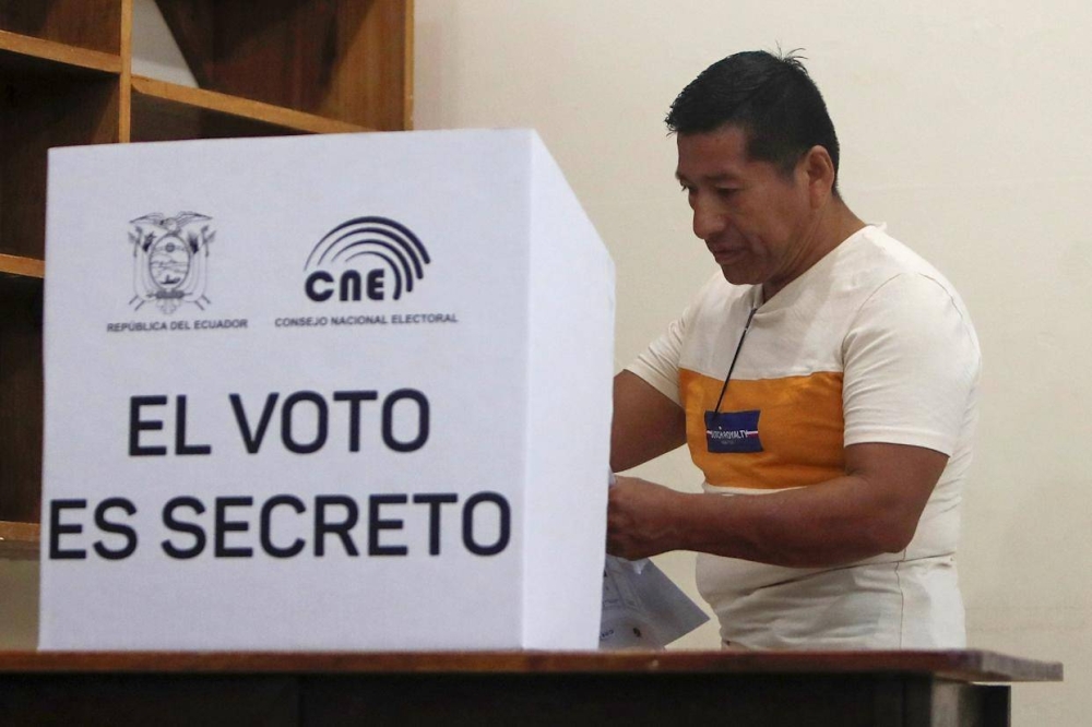 El Consejo Electoral de Ecuador rechaza acusaciones de fraude al empezar jornada electoral