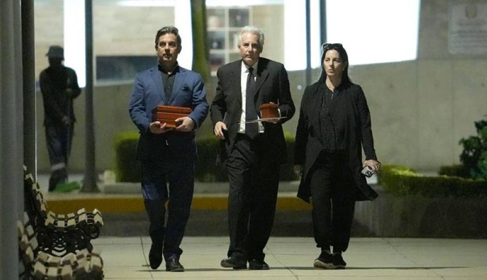 Los restos de Mario Vargas Llosa son cremados y entregados a sus tres hijos