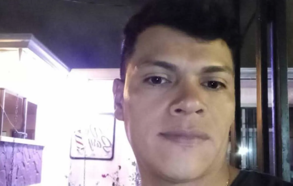 Buscan a un hombre que quemó con un químico la cara y el cuerpo de una mujer en Costa Rica