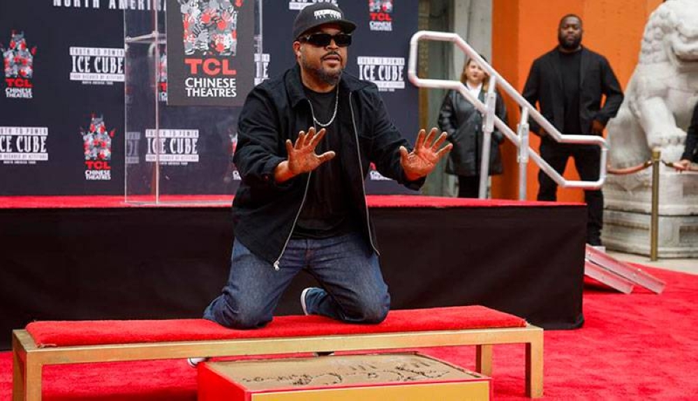Ice Cube inmortaliza sus manos en Hollywood y celebra su amor por el cine