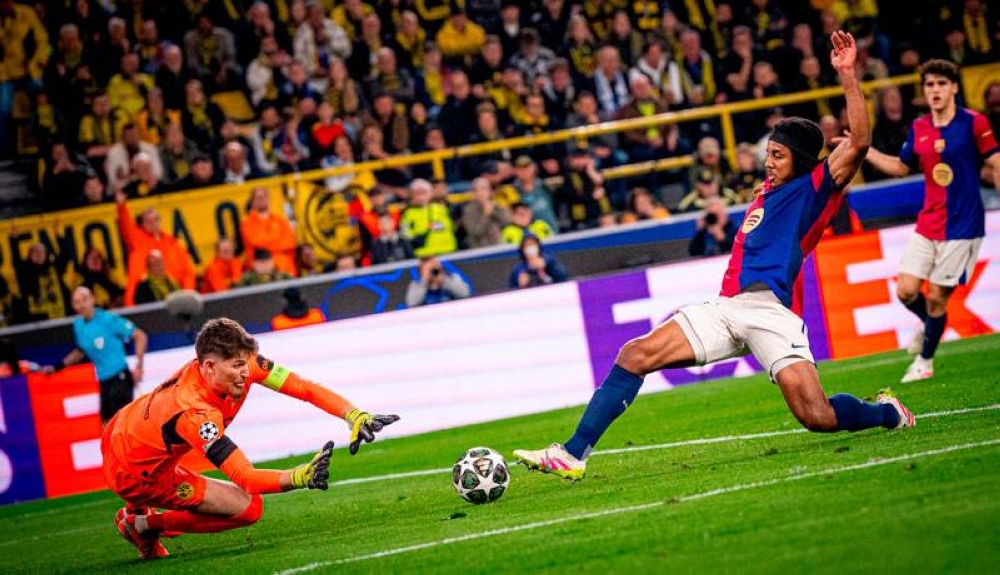 Kounde: «Estoy contento con la clasificación, pero decepcionado por el partido»