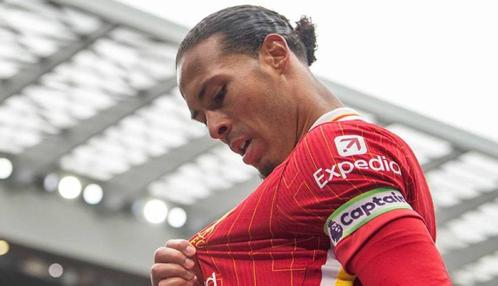 El central Virgil van Dijk también renueva con el Liverpool FC