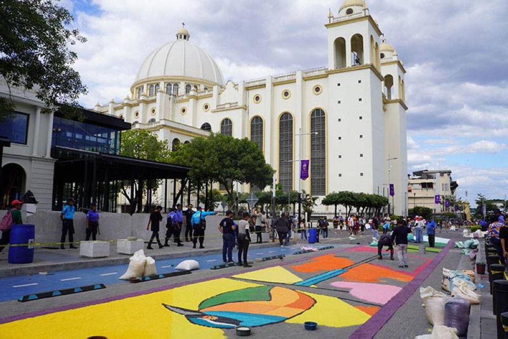 Centro Histórico de San Salvador tendrá la alfombra más grande del país para este Viernes Santo