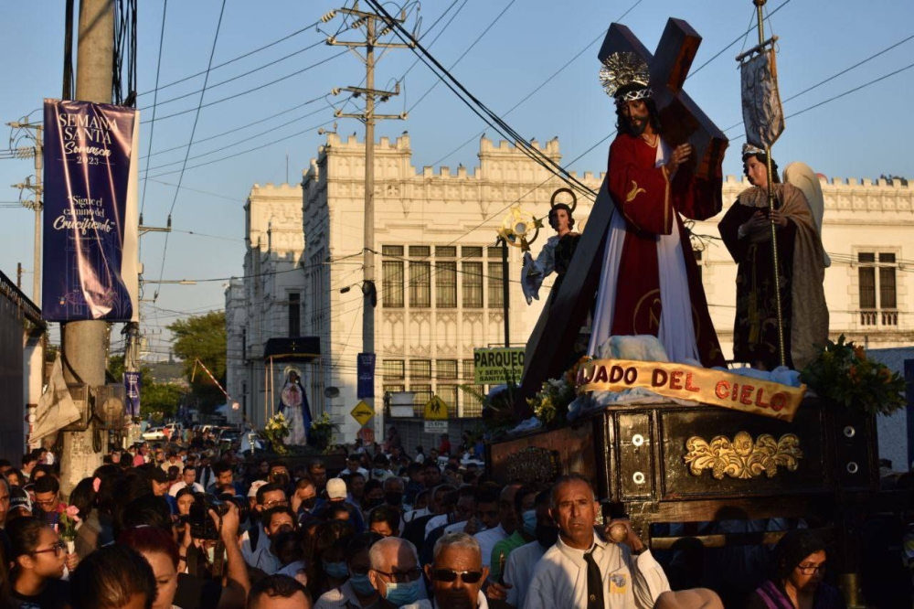 ¿A qué hora saldrá el Viacrucis y Santo Entierro del centro de San Salvador este viernes santo?