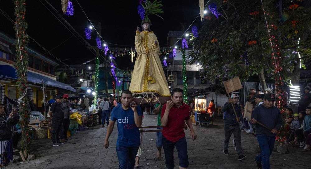 Las creencias mayas y católicas se mezclan el Viernes Santo en Guatemala