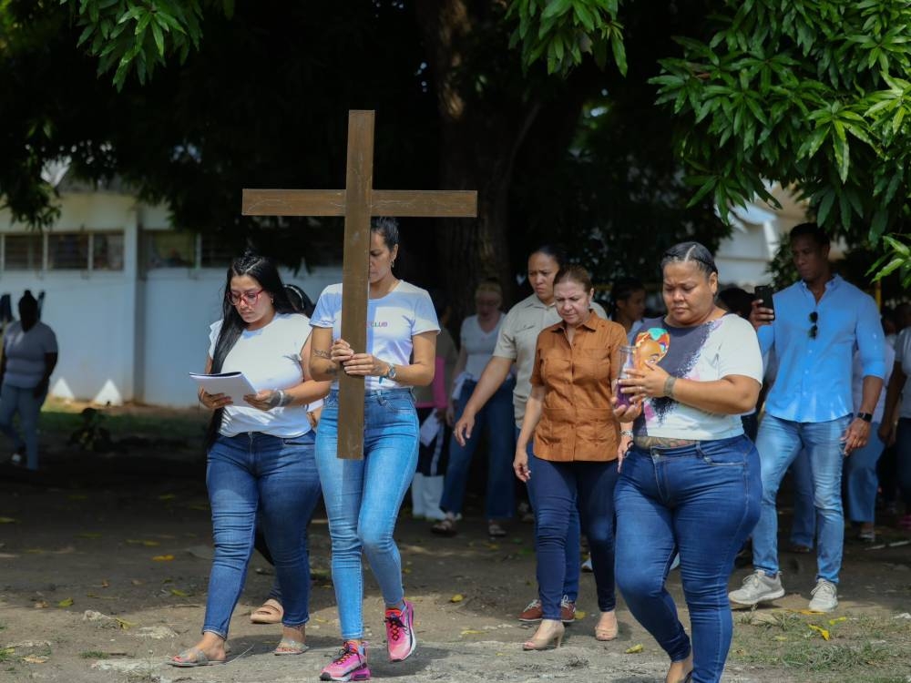 Panamu00e1 celebra el Viernes Santo con centenares de feligreses en su casco histórico