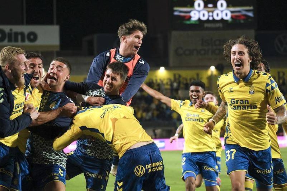 Las Palmas castiga 1-0 la indefinición del Atlético, que dice adiós a la Liga