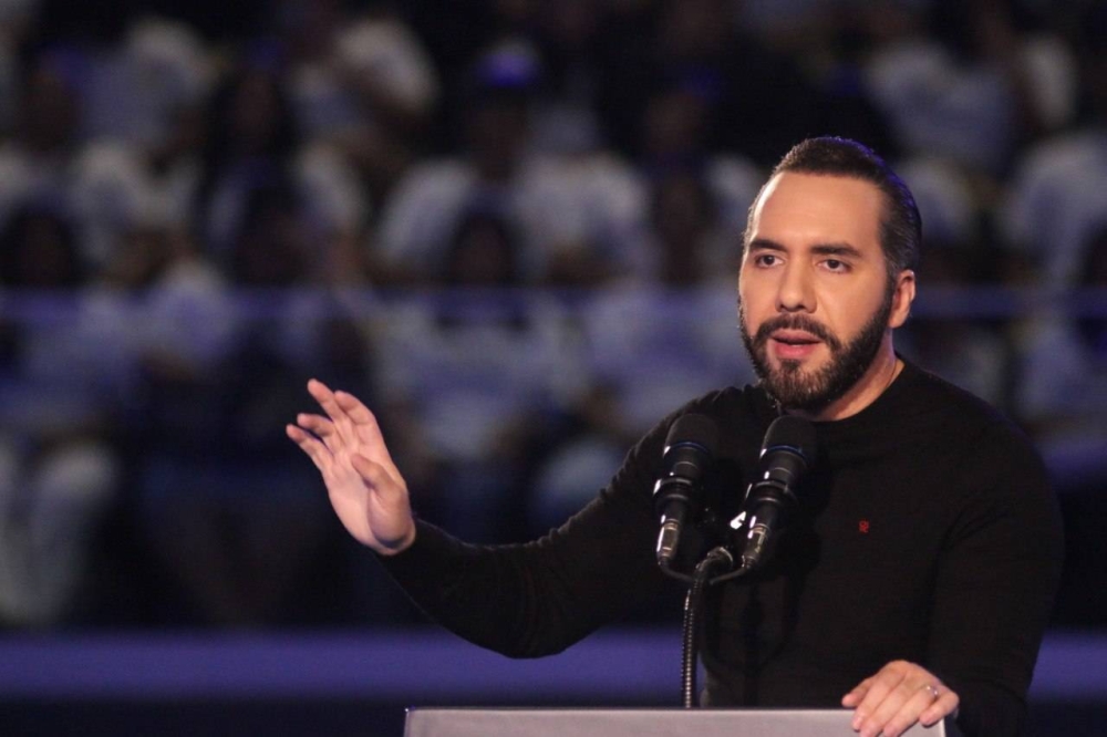 Bukele propone a Maduro repatriar 252 venezolanos deportados de EEUU a cambio de liberar presos políticos en Venezuela