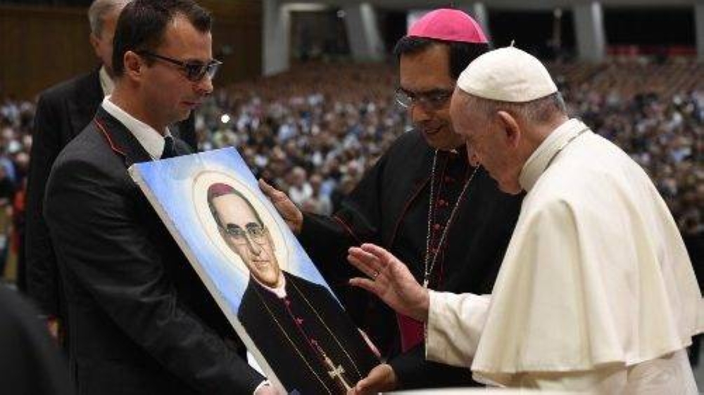 El papa Francisco, el pontífice que elevó a Monseñor Romero a los altares