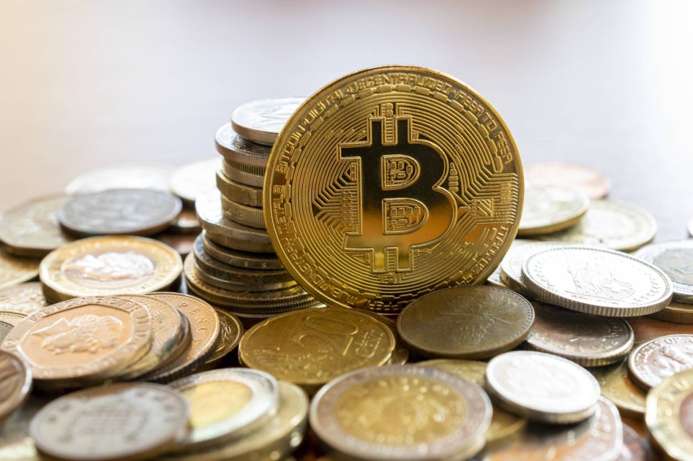 Bitcoin vuelve a repuntar y supera los $87,000 tras caída de principios de abril