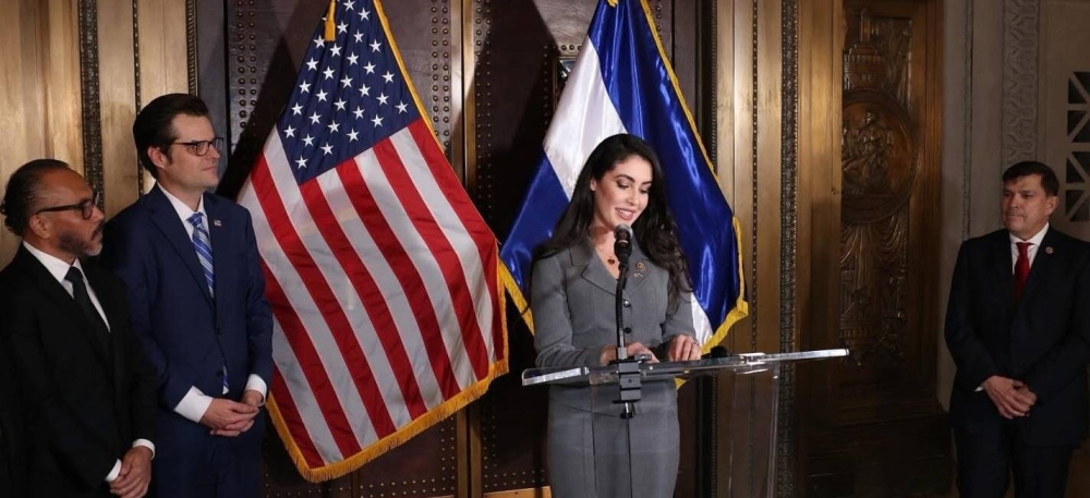 Demócratas finalizan visita y congresista republicana anuncia que se reunirá con Bukele