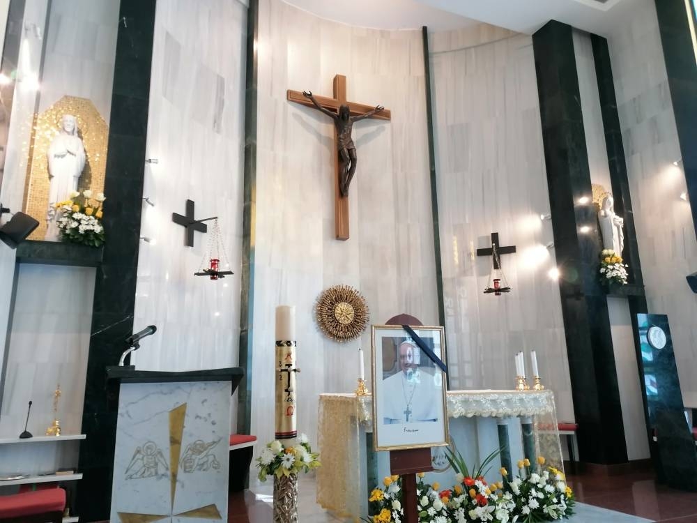 Nunciatura de El Salvador abre libro de condolencias por fallecimiento del Papa Francisco