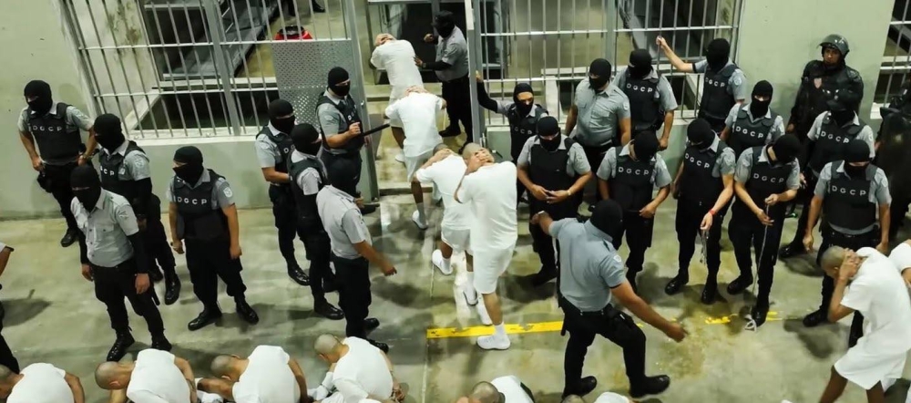 Bukele envía propuesta formal de canje de venezolanos deportados por presos políticos y cuestiona a Maduro