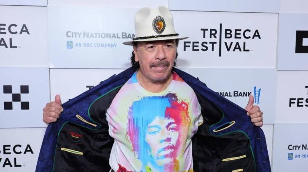 Carlos Santana fue hospitalizado por deshidratación y pospone concierto