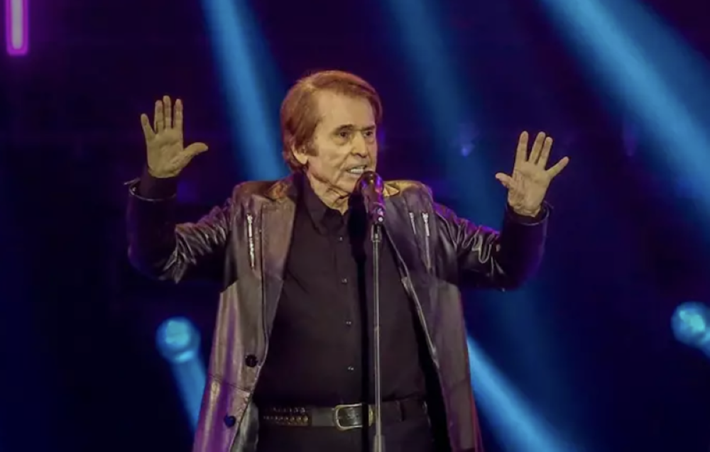 Raphael anuncia que retomará su agenda musical el próximo junio