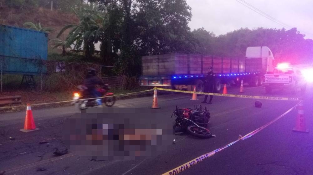 Motociclista muere y dos personas más resultan lesionadas en accidentes de tránsito de este jueves