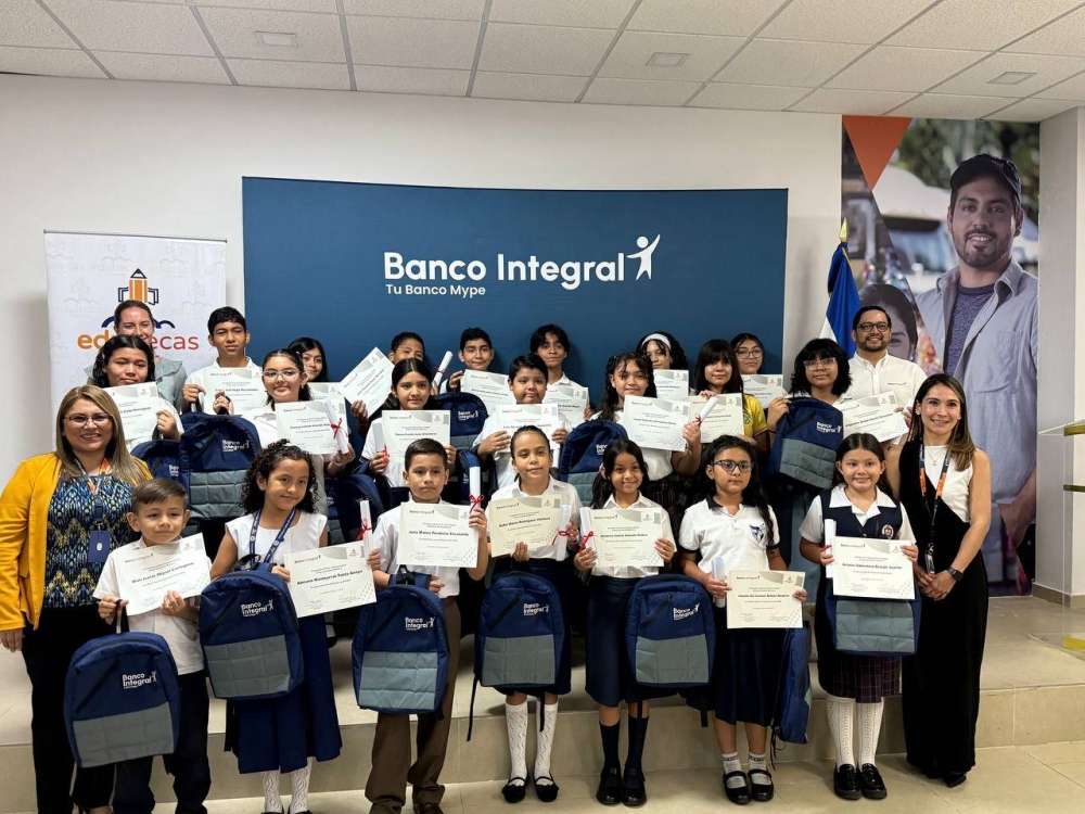 Banco Integral impulsa la educación de los hijos de colaboradores con su programa EDUBECAS