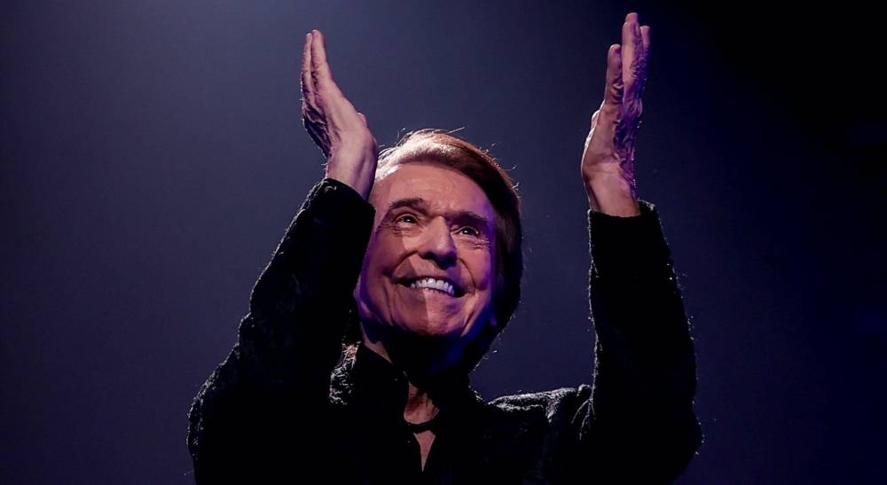 Raphael regresa a escena con la gira «Raphaelísimo» y pese a diagnóstico