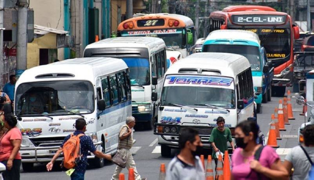 Al menos 700 unidades de transporte colectivo saldrían de circulación durante 2025