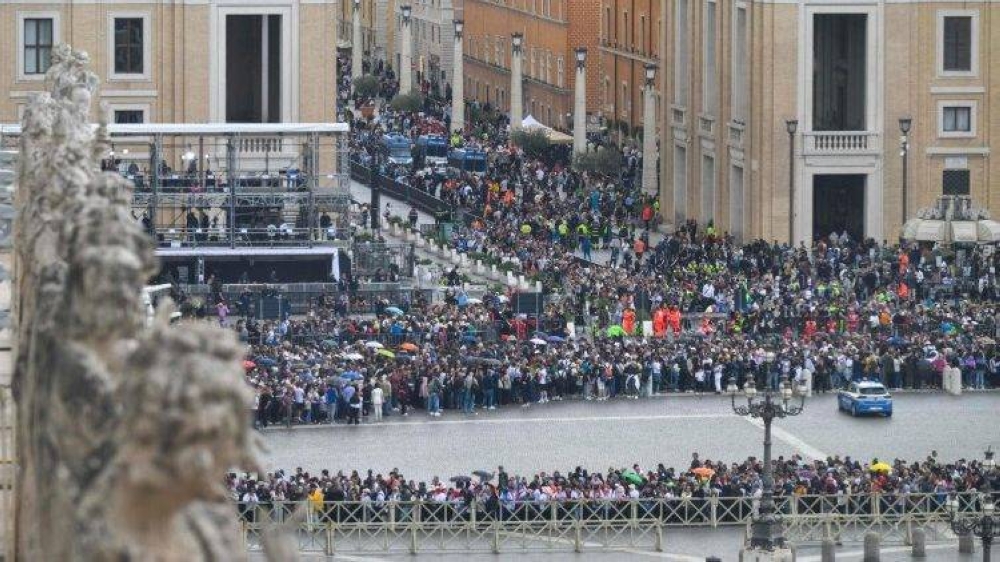 Unas 250,000 personas despidieron al papa en la basílica de San Pedro antes del funeral