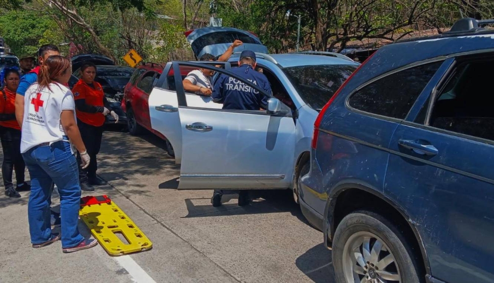 Múltiple accidente deja una persona lesionada en carretera de Metapán a Santa Ana