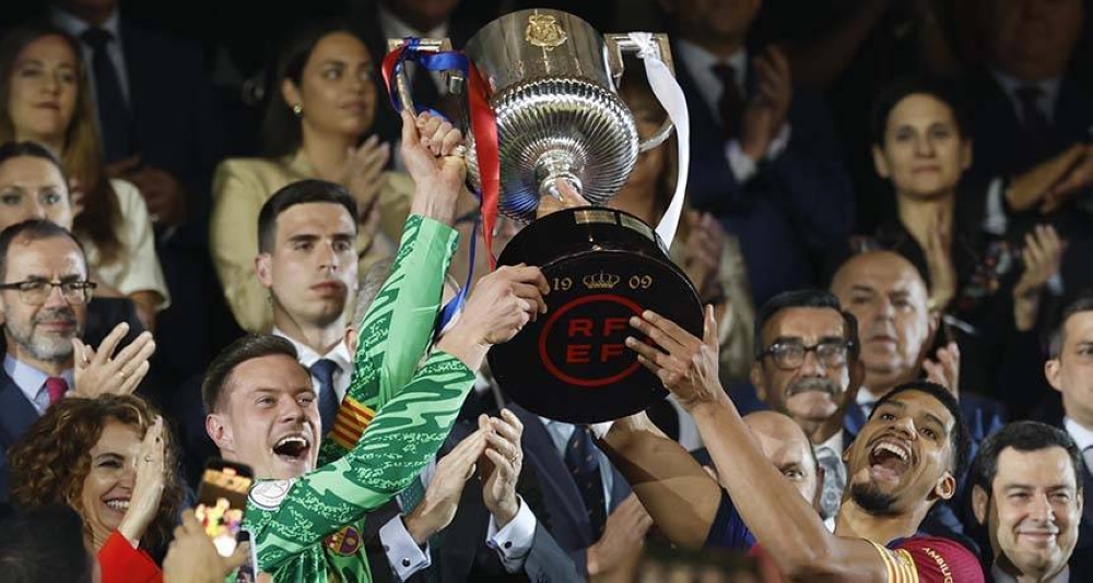 FC Barcelona levanta la Copa del Rey tras superar 3-2 al Real Madrid