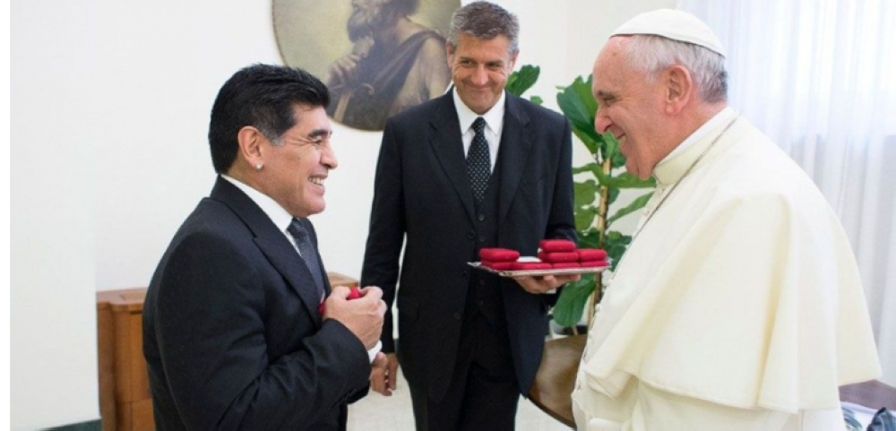 Exembajador argentino revive el histórico encuentro entre Maradona y el papa Francisco