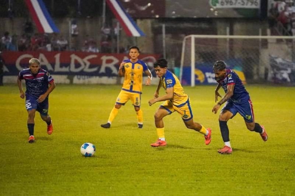 Firpo y Municipal Limeño empatan 2-2 en electrizante partido