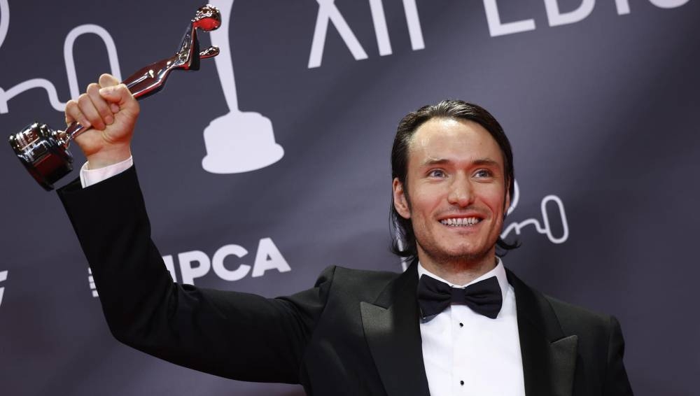 Aún estoy aquí» y «Cien años de soledad», triunfadoras de Premios Platino