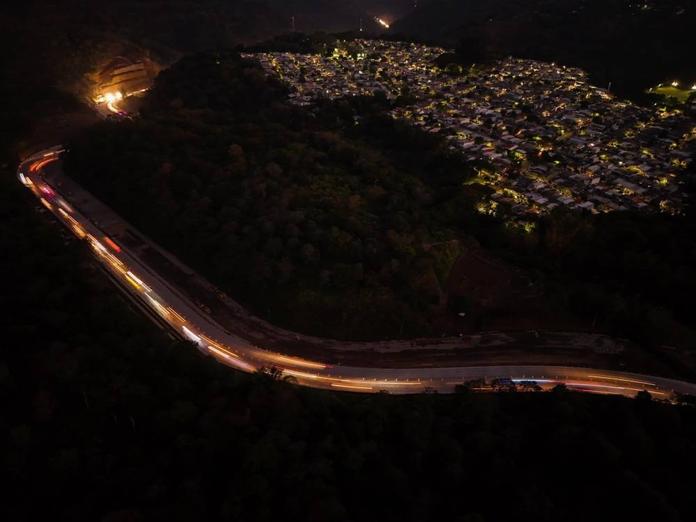 Habilitan paso en Los Chorros tras derrumbe del fin de semana