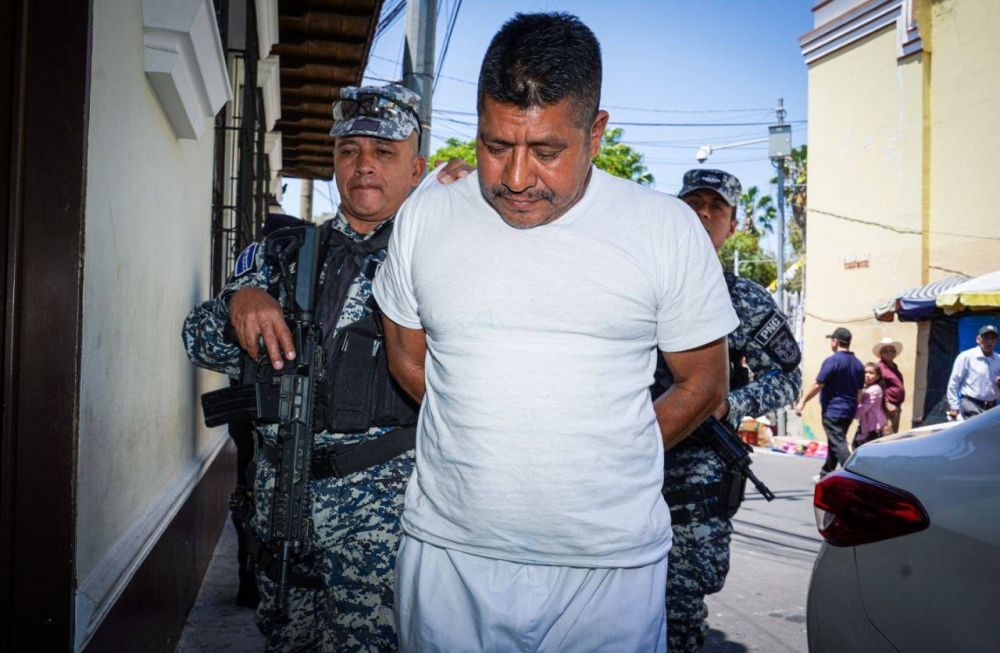 Hombre seguirá detenido por asesinato de su pareja con un corvo en Cojutepeque