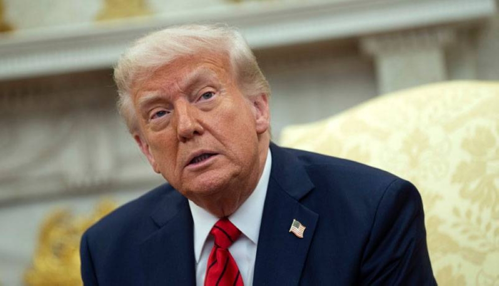 Trump firma orden para penalizar a las ciudades que no colaboren con agentes de migración