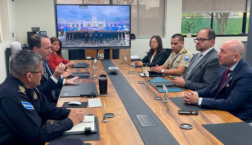 Delegación de Ecuador se reúne con ministro de Seguridad salvadoreño para conocer el Plan Control Territorial