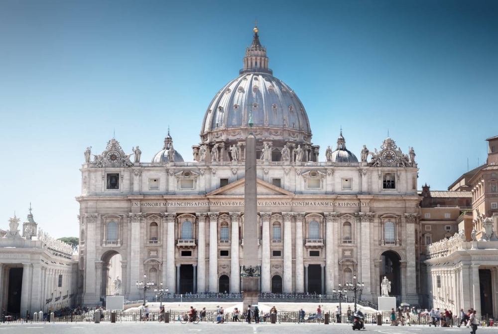 Empleados del Vaticano denuncian que su sueldo está congelado desde 2008 y piden mejoras