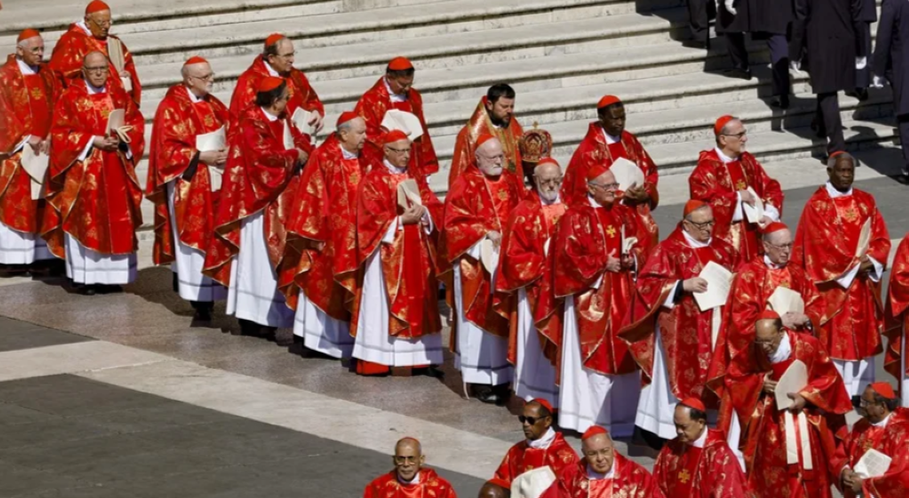 Los cardenales afrontan el problema de las finanzas, uno de los retos para el nuevo papa